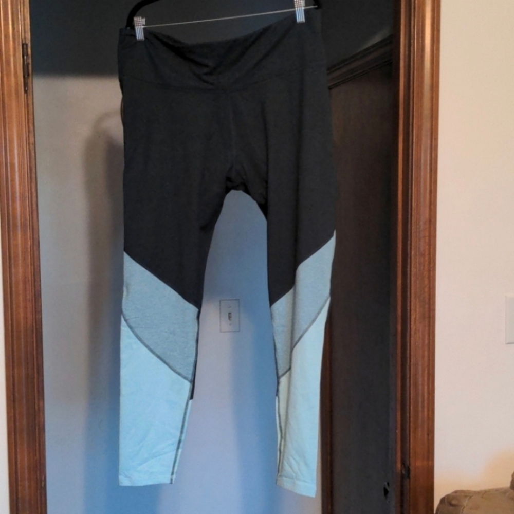 NWT Old Navy High Rise Elevate Legging